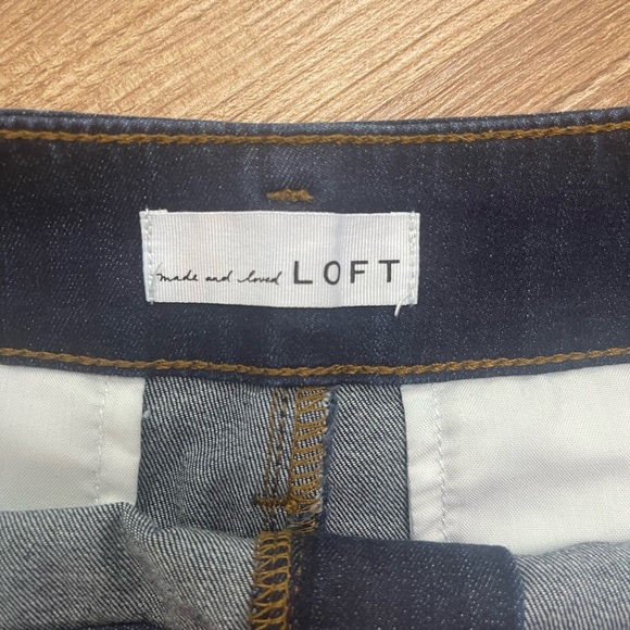 LOFT Patch Pocket High Rise Dark Denim Shorts Size 30/10 - Picture 3 of 7